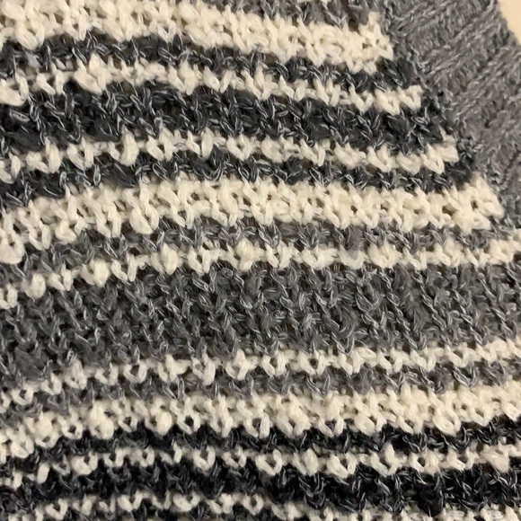 American Eagle Outfitters gray, white, black striped cropped knit sweater - Picture 7 of 17